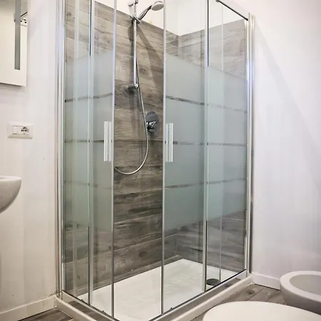 瓦伦纳之家公寓 * 瓦伦纳