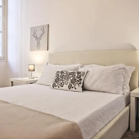 瓦伦纳之家公寓 * 瓦伦纳